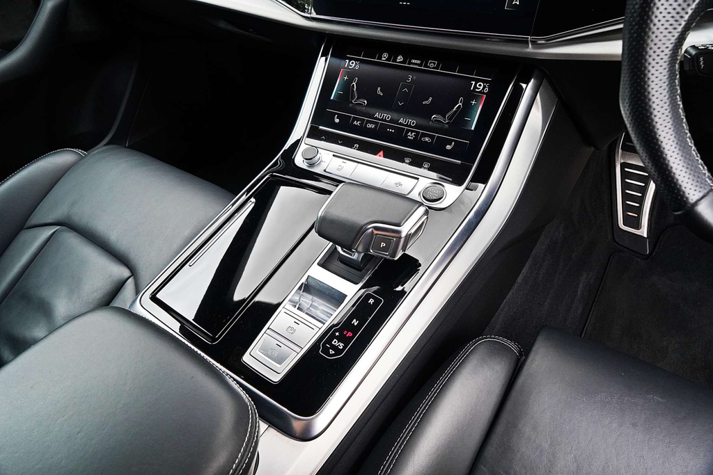 Audi Q8 Carbon Black 600 Ps Tiptronic White #18