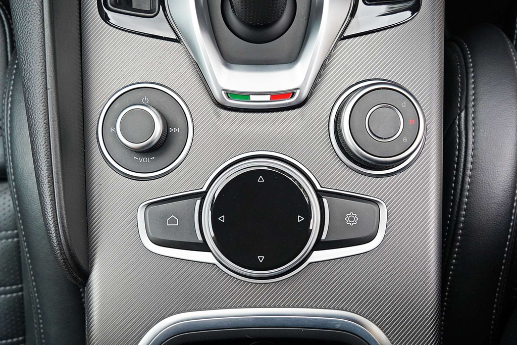 Alfa Romeo Giulia 2.0 Tb Sprint Blue #17