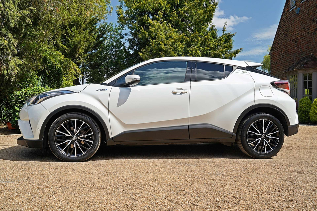 Toyota C-Hr Excel Hev Cvt White #2