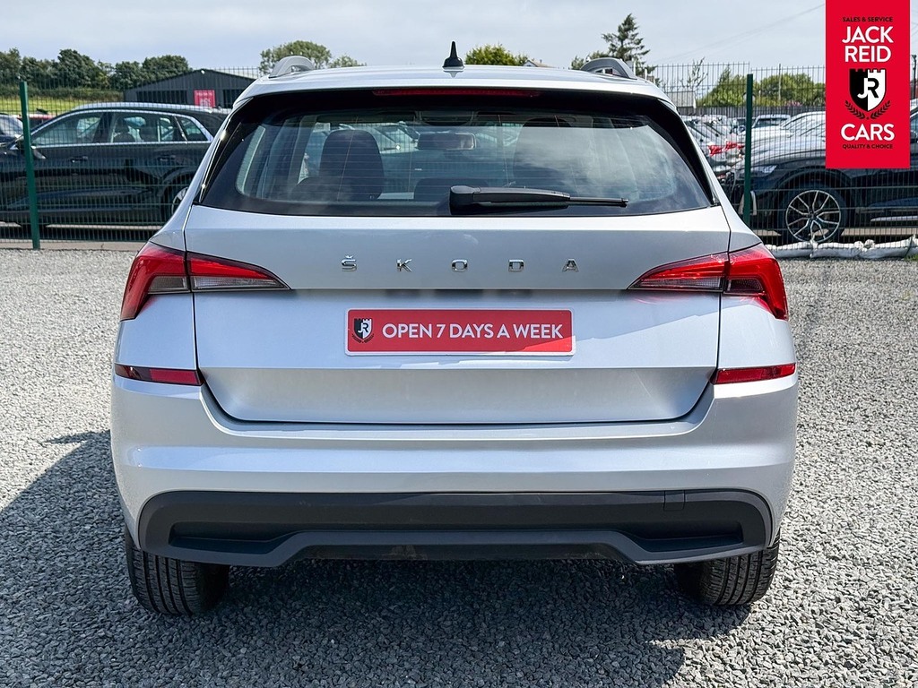 Skoda Kamiq Suv UGZ4438 Silver #3