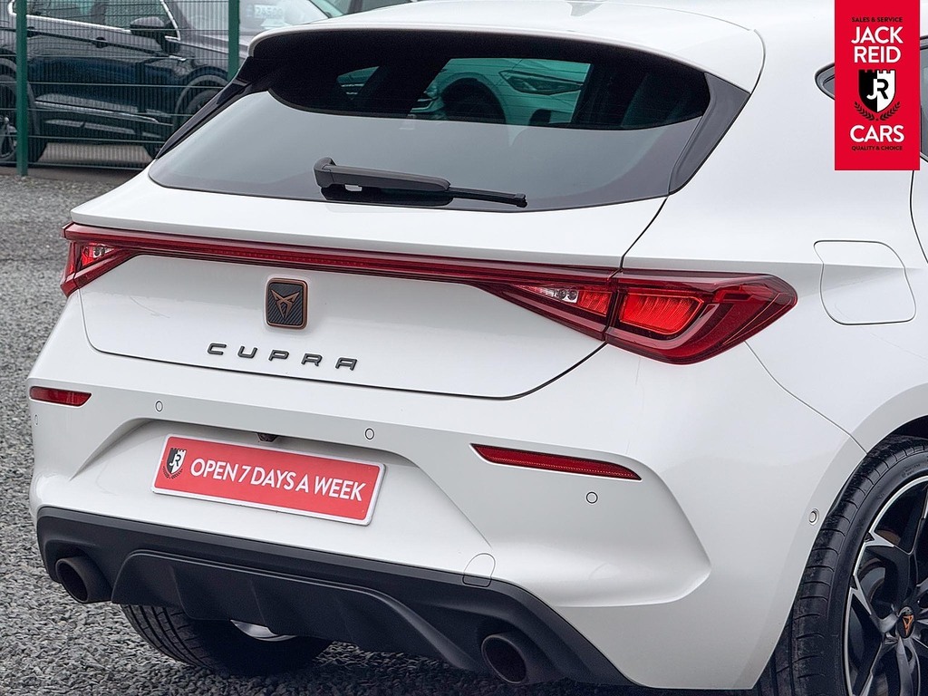 Cupra Leon Hatchback LMZ1347 White #4