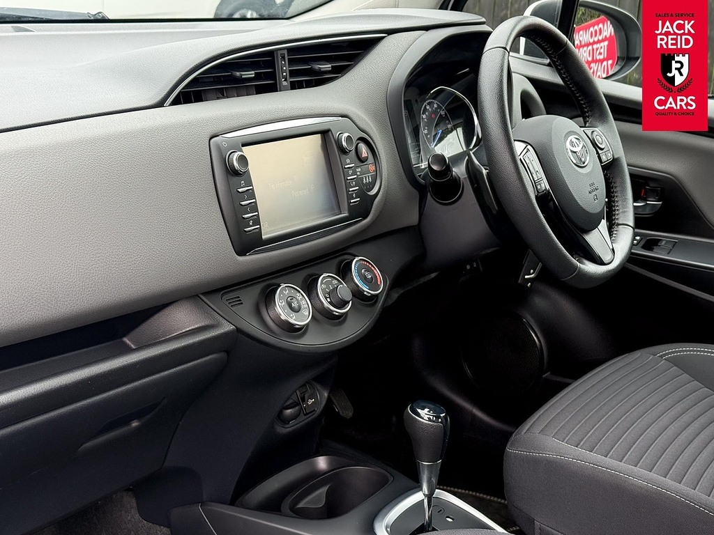Toyota Yaris 1.5 Vvt-i Icon #20