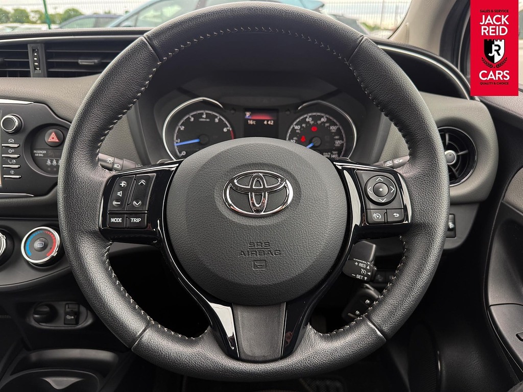 Toyota Yaris 1.5 Vvt-i Icon #11