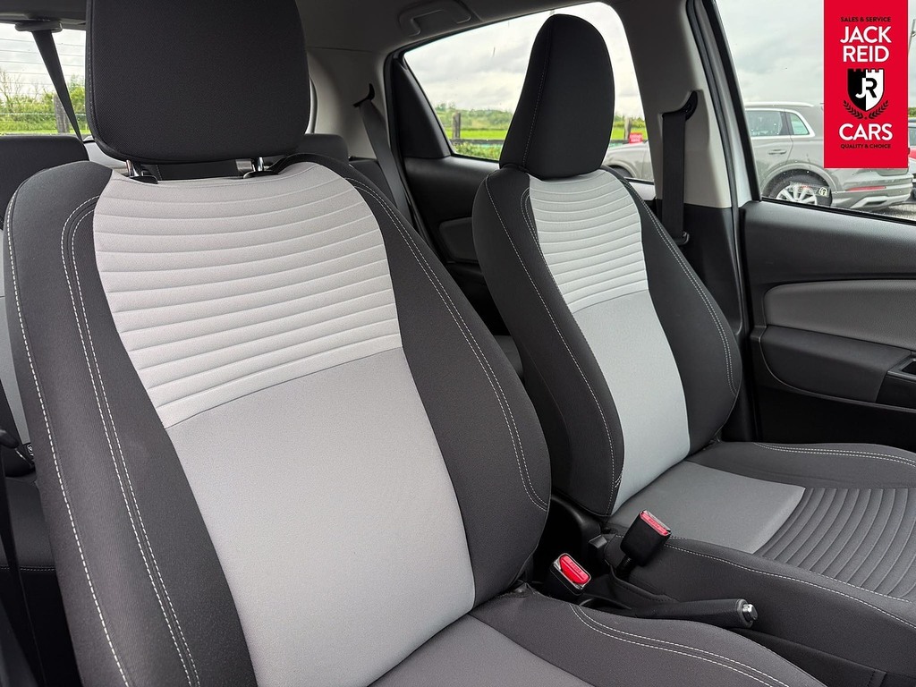 Toyota Yaris 1.5 Vvt-i Icon #12