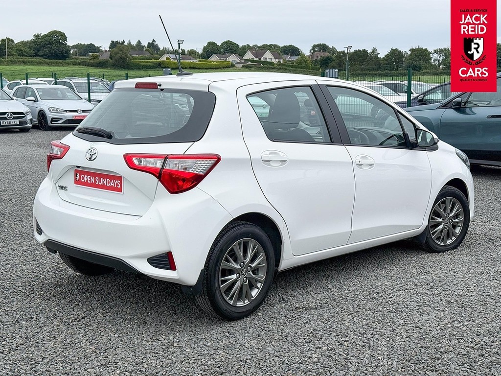 Toyota Yaris 1.5 Vvt-i Icon #4
