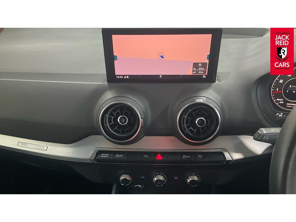 Audi Q2 Suv LC17AXS White #4