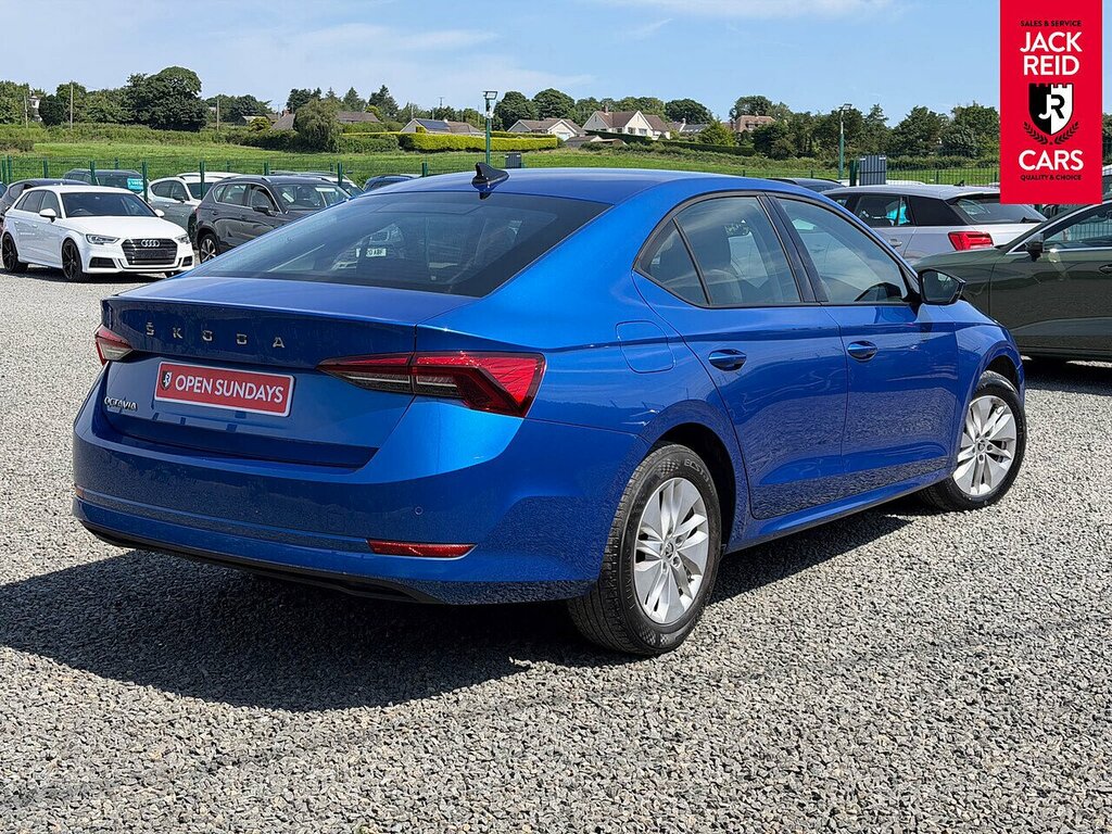 Skoda Octavia Hatchback UGZ3952 Blue #6