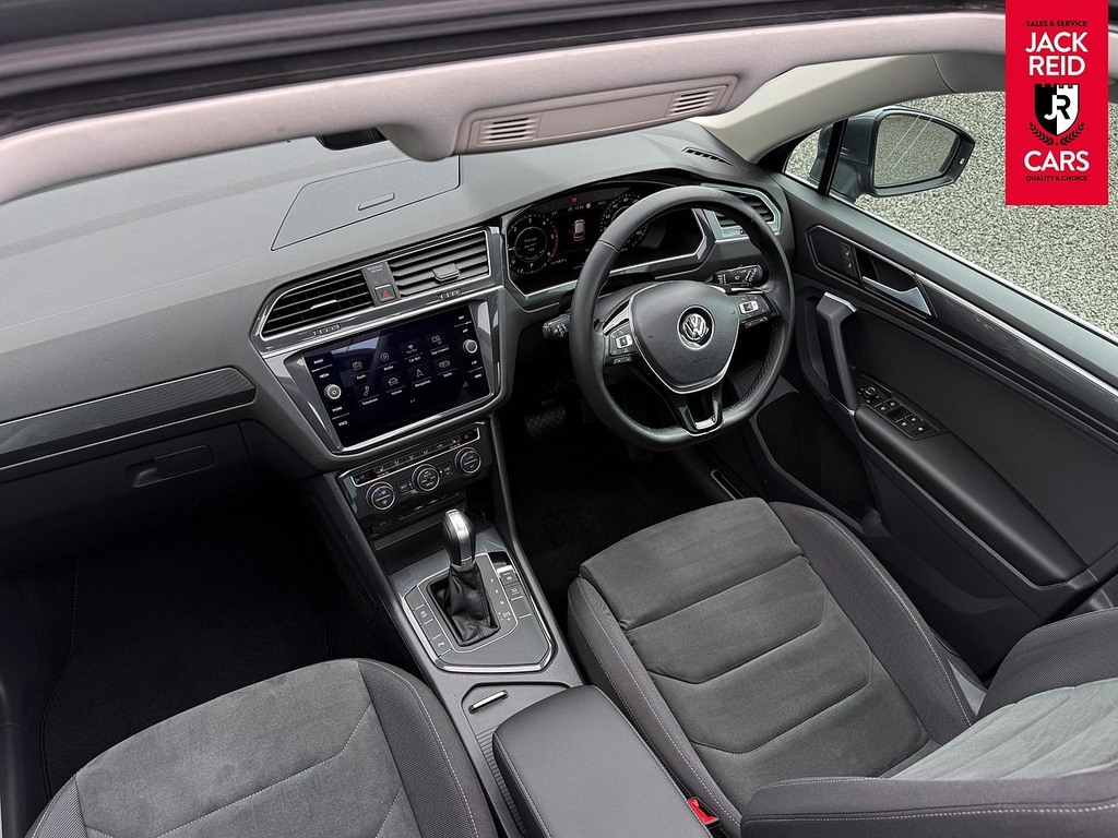Volkswagen Tiguan Suv Grey #3