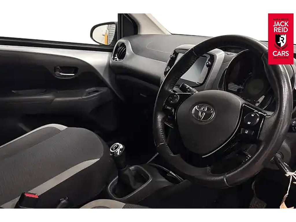 Toyota Aygo Hatchback Silver #2