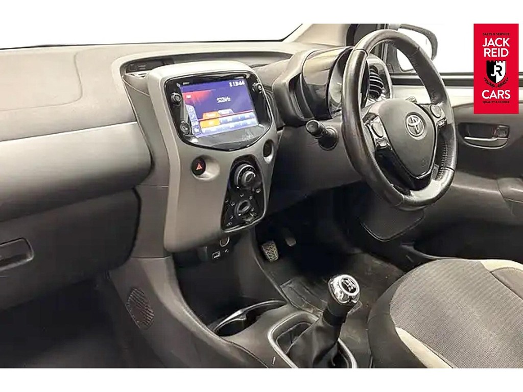 Toyota Aygo Hatchback Silver #6