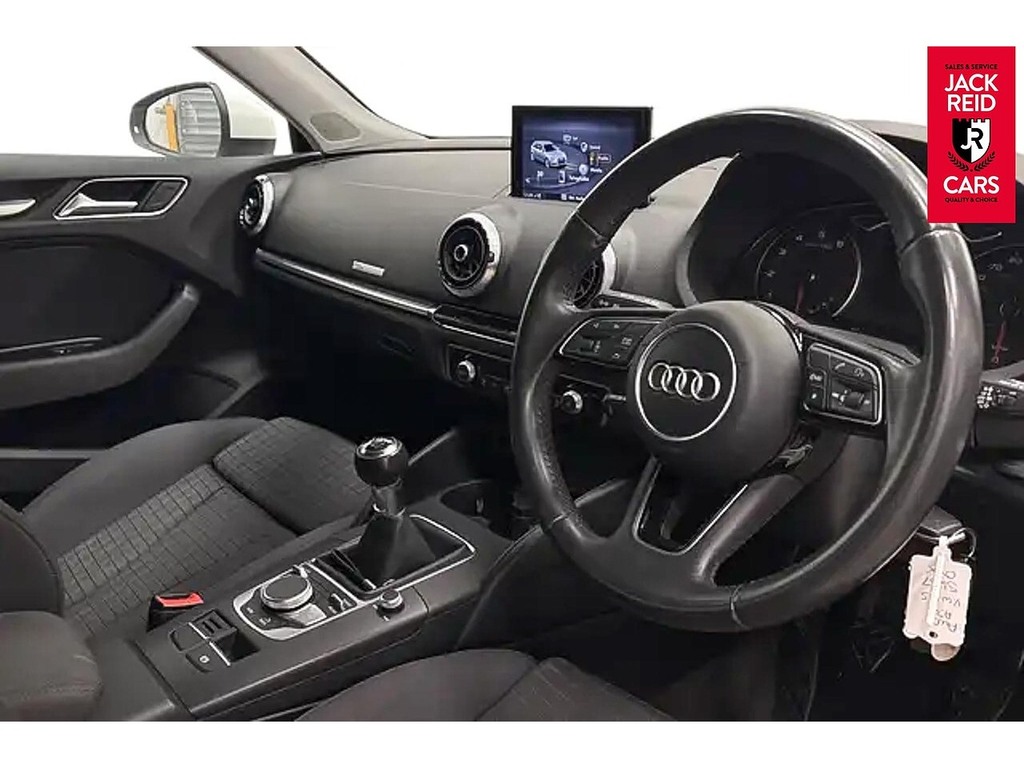 Audi A3 1.5 Tfsi Cod Sport Sportback Eur White #2