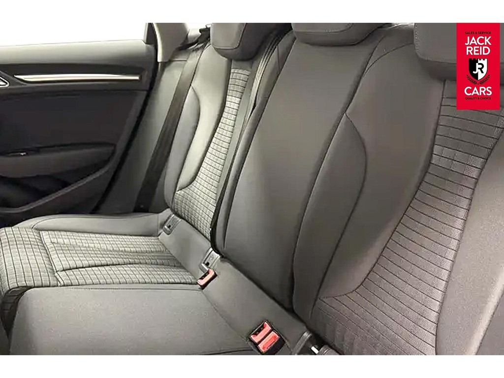 Audi A3 1.5 Tfsi Cod Sport Sportback Eur White #5