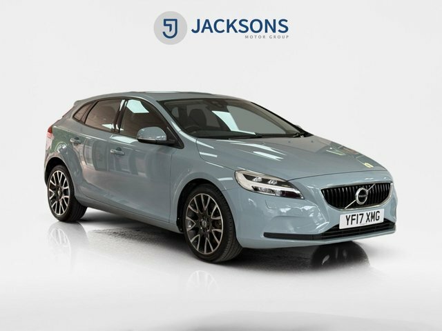Volvo V40 1.5 T3 Momentum Nav Plus Hatchback Blue