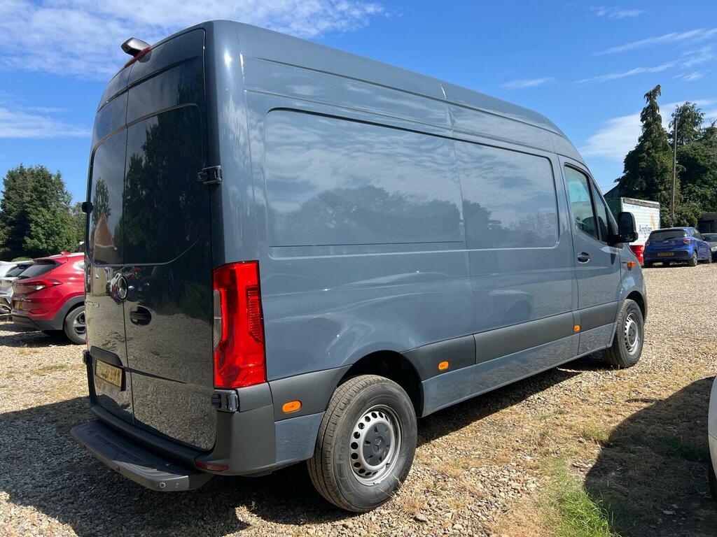 Mercedes-Benz eSprinter 85Kw 55Kwh Progressive Van White #39