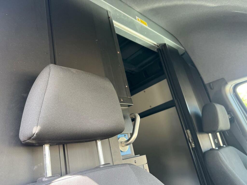 Mercedes-Benz eSprinter 85Kw 55Kwh Progressive Van White #20
