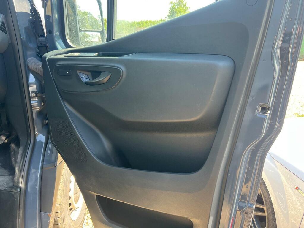 Mercedes-Benz eSprinter 85Kw 55Kwh Progressive Van White #24