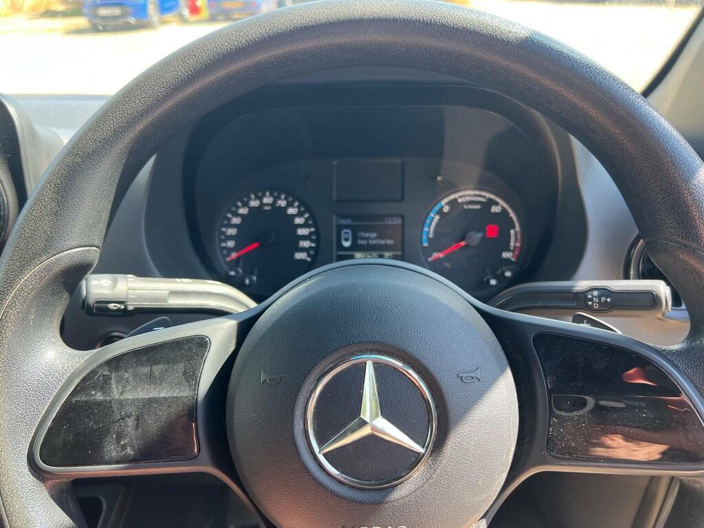 Mercedes-Benz eSprinter 85Kw 55Kwh Progressive Van White #9