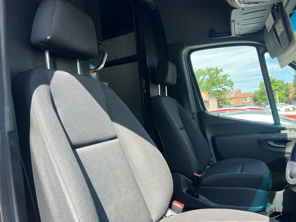 Mercedes-Benz eSprinter 85Kw 55Kwh Progressive Van White #7