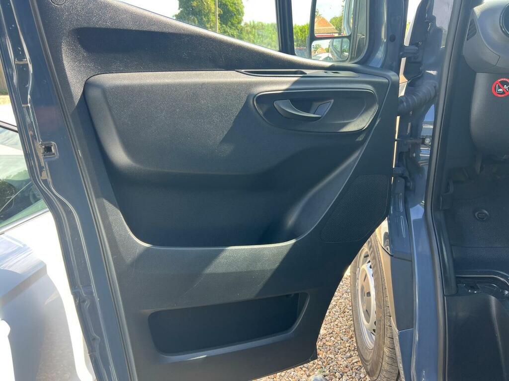 Mercedes-Benz eSprinter 85Kw 55Kwh Progressive Van White #62
