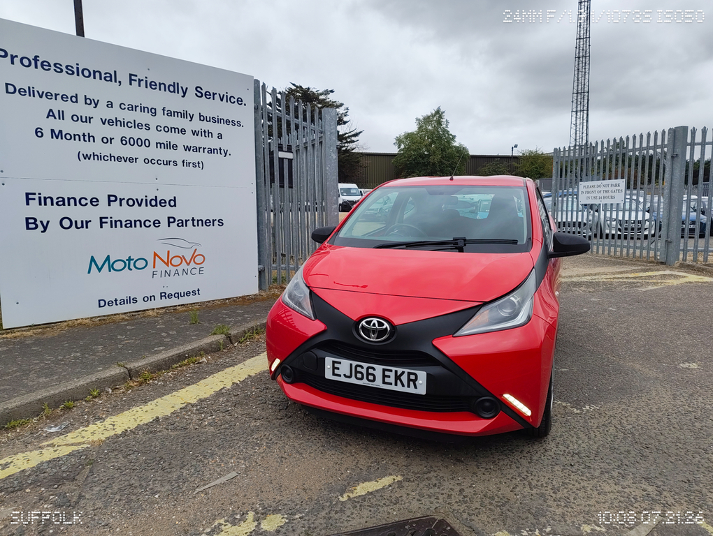 Toyota Aygo Vvt-i X Red #2