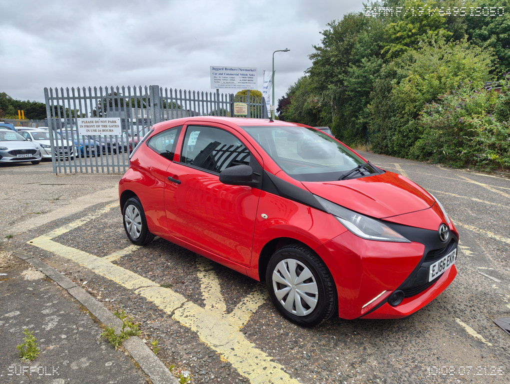 Toyota Aygo Vvt-i X Red #4