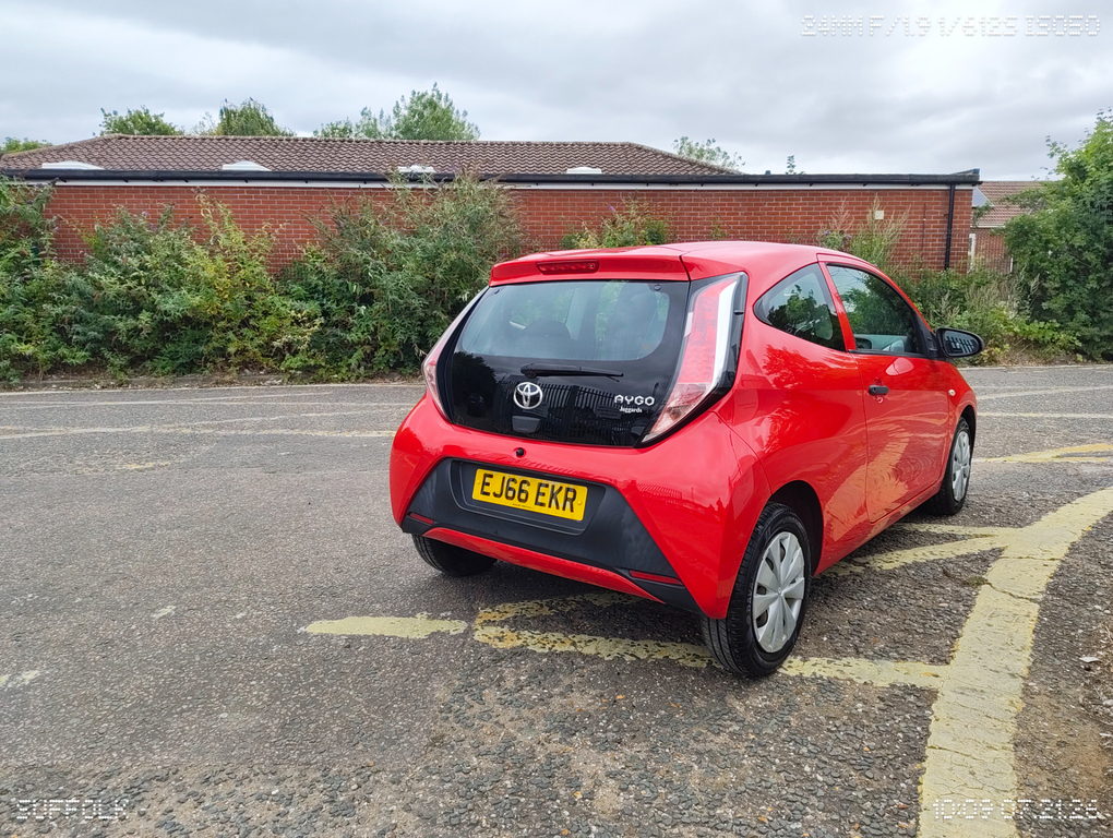 Toyota Aygo Vvt-i X Red #5