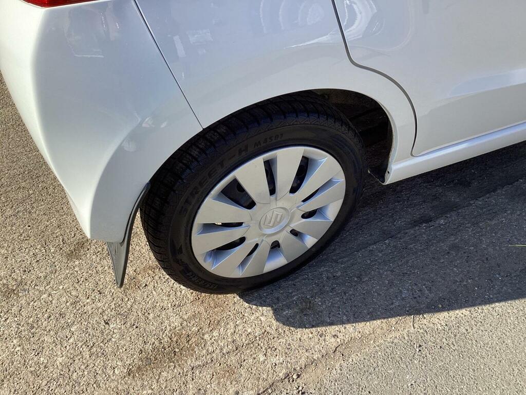 Suzuki Alto Sz White #22