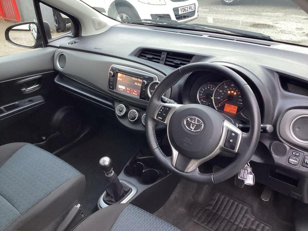 Toyota Yaris 1.33 Dual Vvt-i Tr Euro 5 201212 Grey #3