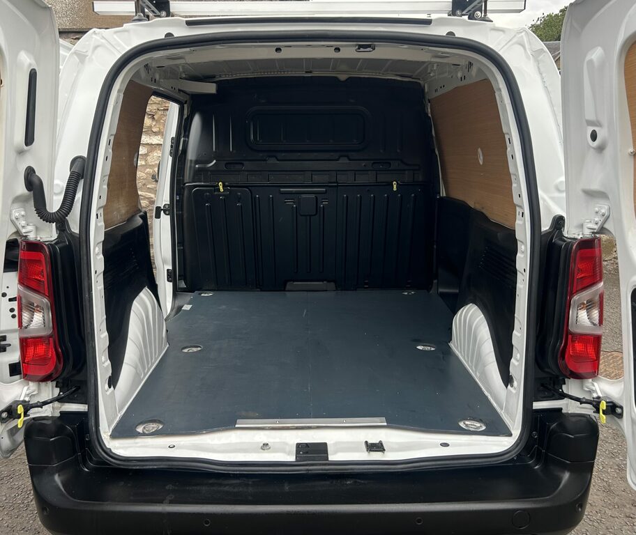 Peugeot Partner 1.5 Bluehdi White #6