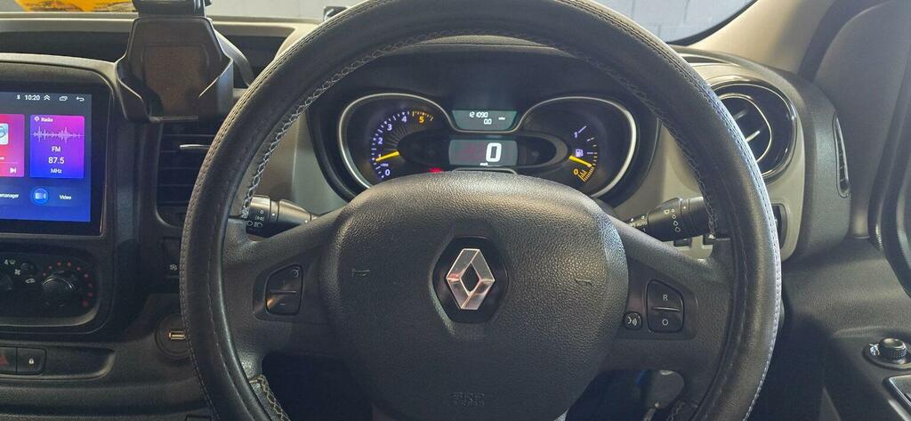Renault Trafic Mpv White #38