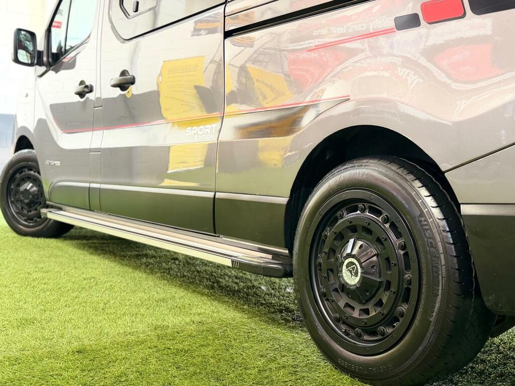 Renault Trafic Mpv White #8