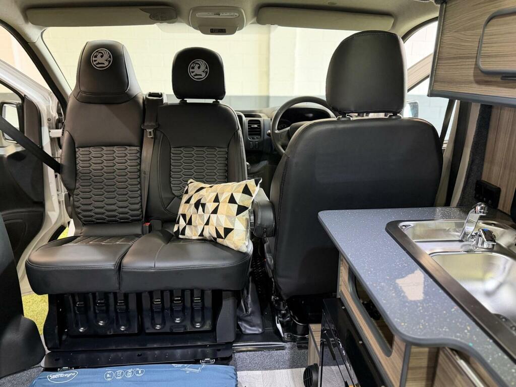 Vauxhall Vivaro Campervan 201919 White #4