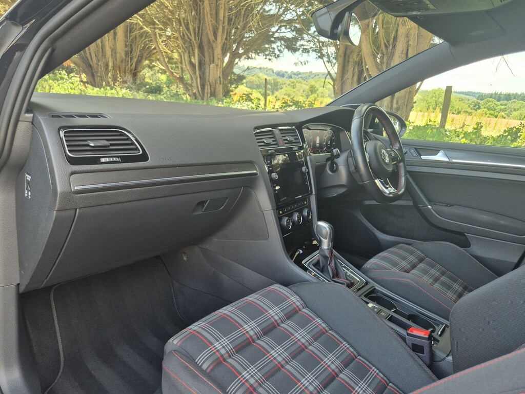 Volkswagen Golf 2.0 Tsi Gti Performance GD68SXC Black #3