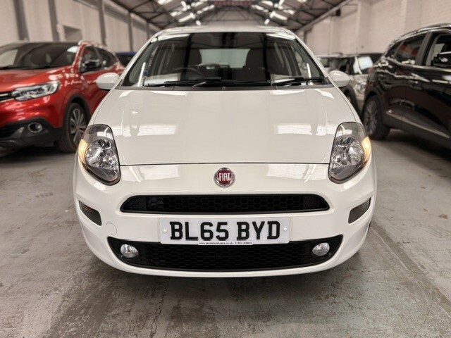 Fiat Punto Hatchback 1.4 Punto 5-Door 1.4 8V 77Hp Easy 2015 White #5