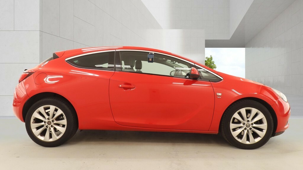 Vauxhall Astra GTC 2.0 Cdti Sri Red #5