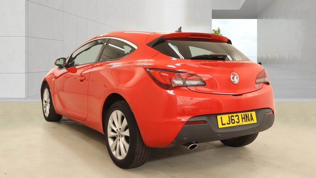 Vauxhall Astra GTC 2.0 Cdti Sri Red #3