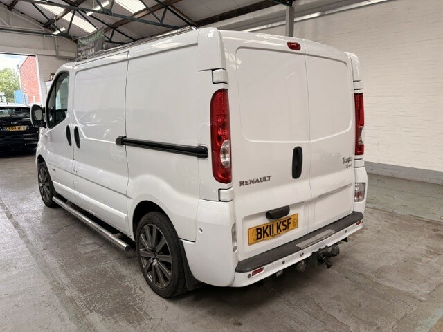 Renault Trafic 2.0 Dci Sl27 Sport White #3