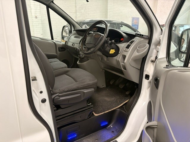 Renault Trafic 2.0 Td Dci Sl27 Sport Wheelchair Access Vehicle Grey #7