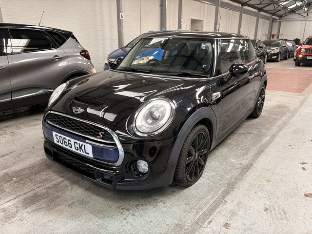 Mini Hatch Hatchback 2.0 Cooper Sd 3-Door Hatch 2016 SO66GKL Black #2