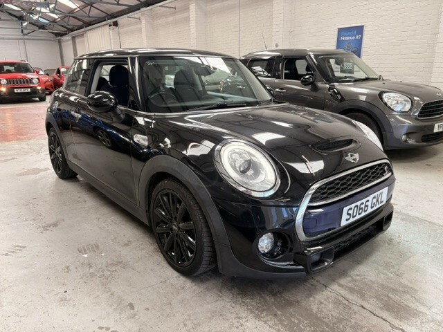 Mini Hatch Hatchback 2.0 Cooper Sd 3-Door Hatch 2016 SO66GKL Black