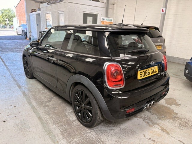 Mini Hatch Hatchback 2.0 Cooper Sd 3-Door Hatch 2016 SO66GKL Black #3