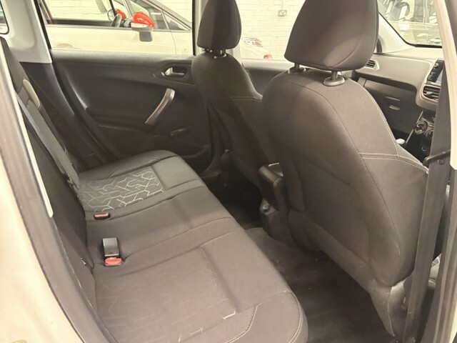 Peugeot 2008 Allure E-hdi  #34