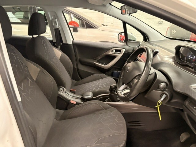 Peugeot 2008 Allure E-hdi  #17