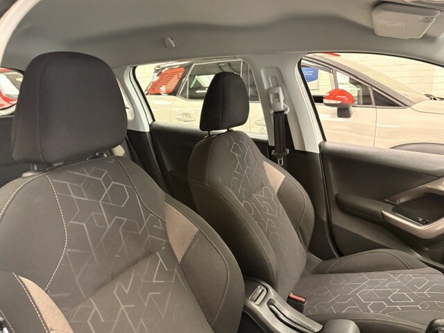 Peugeot 2008 Allure E-hdi  #16