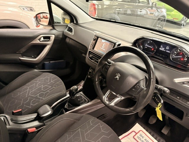 Peugeot 2008 Allure E-hdi  #19