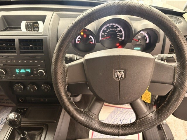 Dodge Nitro Se Black #17
