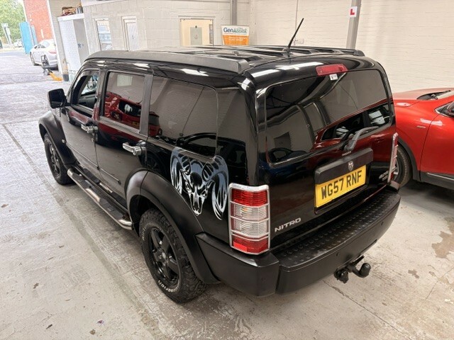 Dodge Nitro Se Black #10