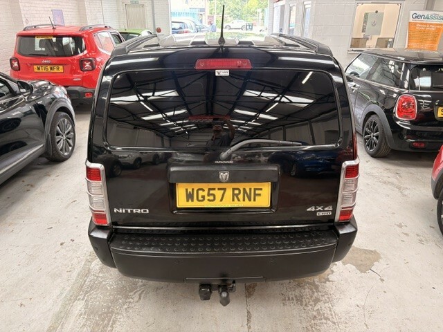 Dodge Nitro Se Black #11