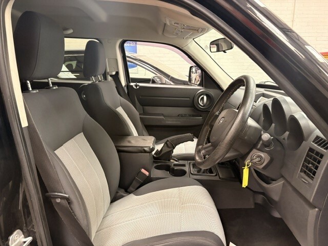 Dodge Nitro Se Black #14
