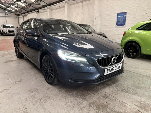 Volvo V40 Hatchback 2.0 Momentum T2 2016 Blue